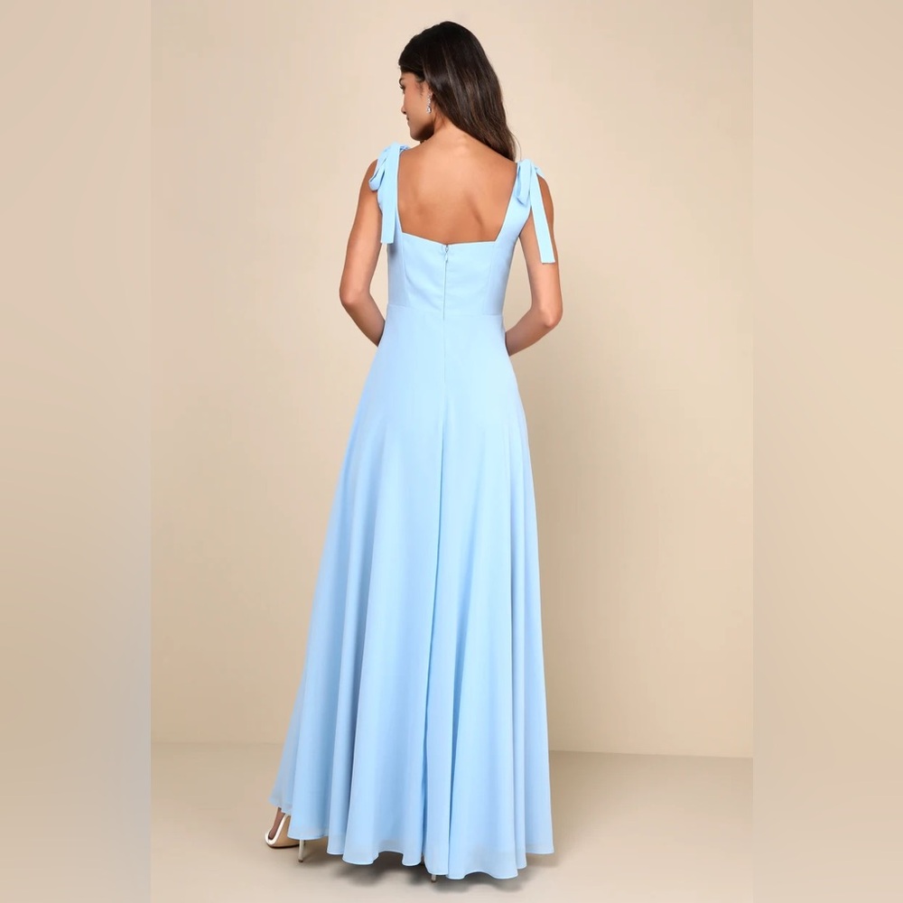 Light Blue Lulu’s Bridesmaid, Prom, Formal Dress Medium - Picture 2 of 4
